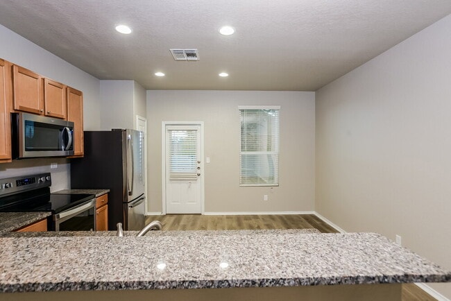 Building Photo - 10159 Round Rdg