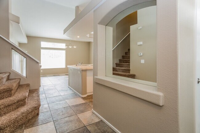 Foto del edificio - 3636 Beacon Point St