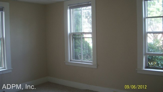 Building Photo - 1 br, 1 bath House - 8 Sparhawk Street #3