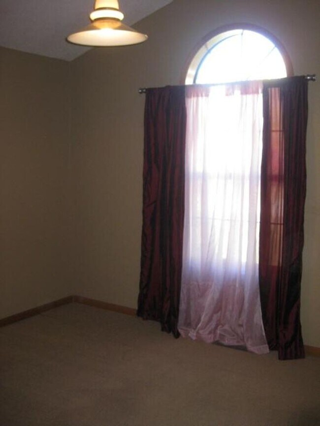 Foto del edificio - Great All Brick Lovely Home-Rent To Own!