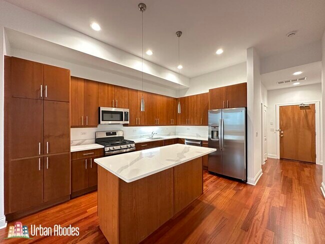 Foto del edificio - 1354 W Augusta Blvd