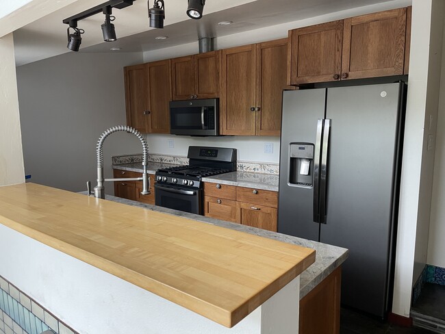 Kitchen - 1100 38th Ave