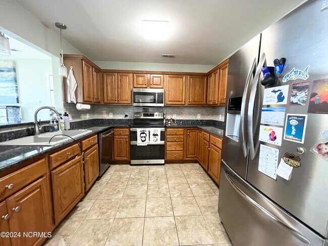 Foto del edificio - 102 Lejune Ct