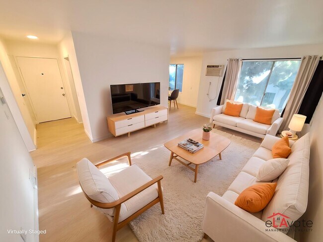 Foto del edificio - 11756 Runnymede St