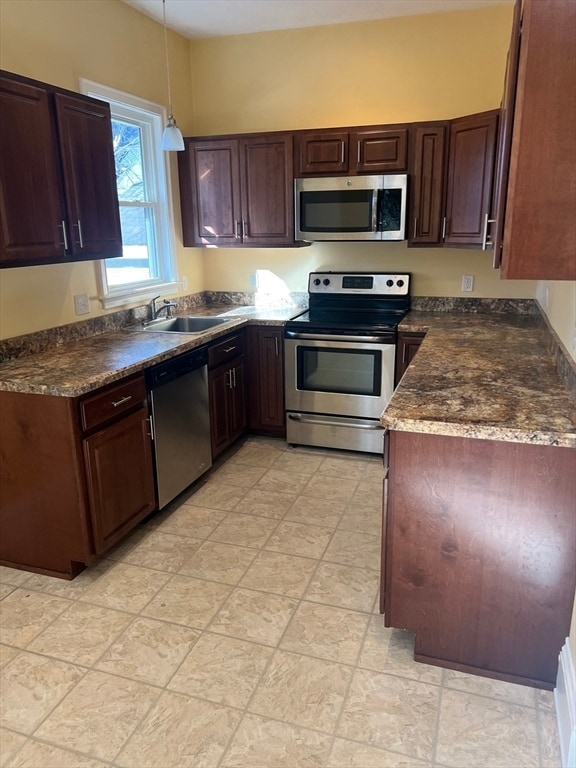 Foto del edificio - 15 Maple Ave