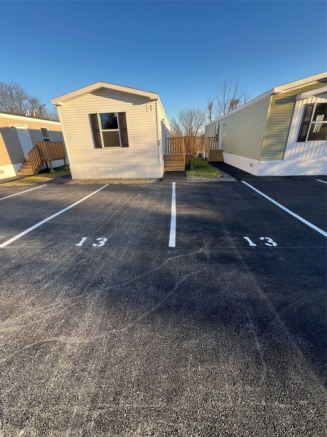 Foto del edificio - 985 NY-17M