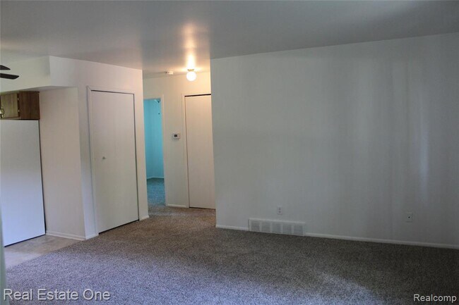 Foto del edificio - 37 /39 Maplecrest Dr