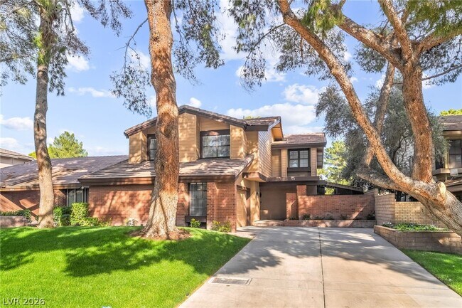 Foto del edificio - 968 Pinehurst Dr
