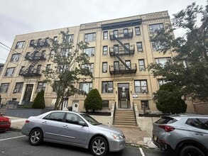 Building Photo - 14 65th St