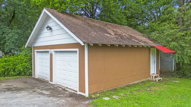 Building Photo - 1331 Phils Dr