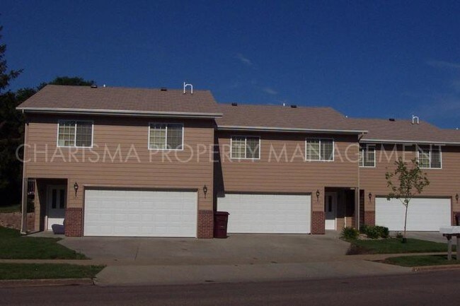 Building Photo - 409 S Bahnson Ave
