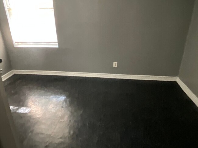 Foto del edificio - 3825 W 14th St