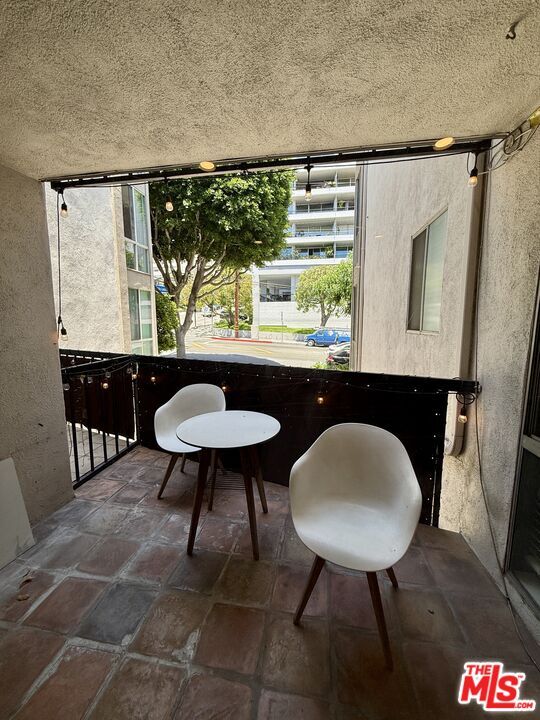 Foto del edificio - 8530 Holloway Dr
