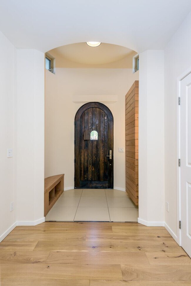 Building Photo - Los Altos Highlands | 4BD | 3.5BA | Private Cul-de-Sac