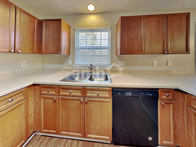 Foto del edificio - 2344 Hockett Dr