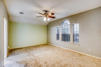 Building Photo - 1122 Chase Park Dr