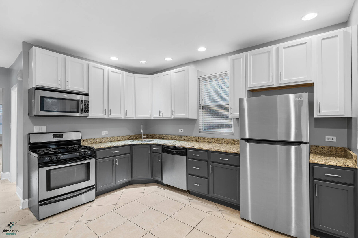 Foto principal - 3548 N Pulaski Rd