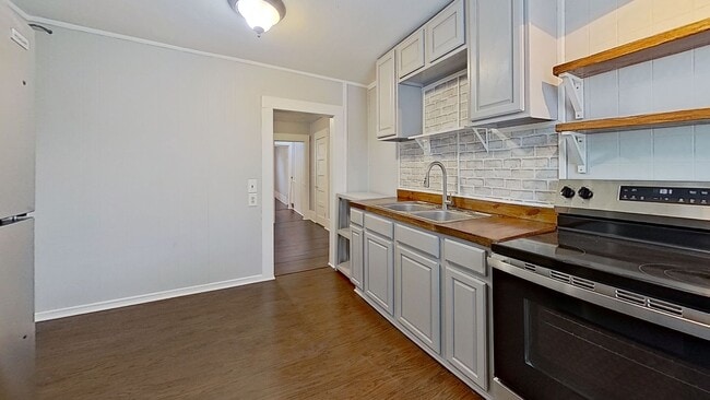 Building Photo - Palm Avenue Triplex