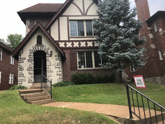Primary Photo - 7142 Amherst Ave