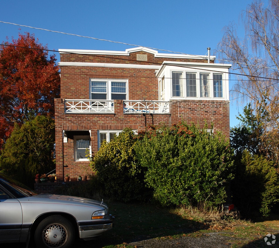 400 Blaine St, Seattle, WA 98109 Apartments in Seattle, WA