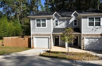 Building Photo - 2046 McDonald Dr