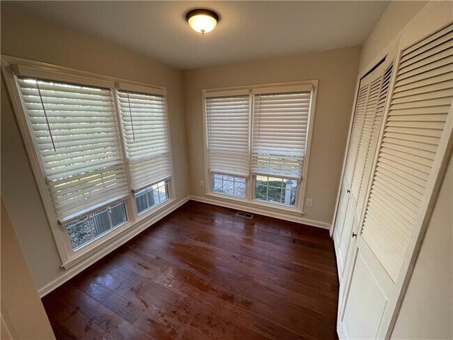 Foto del edificio - 4176 Riverhill Ct NE
