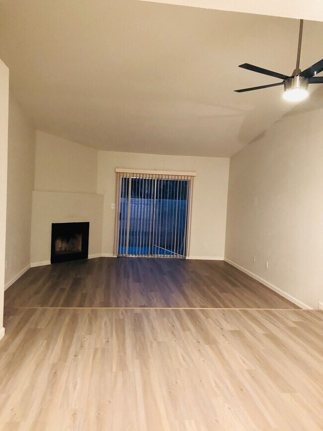 Foto del edificio - 2 bed 2 bath Town-home in Central Phoenix!...