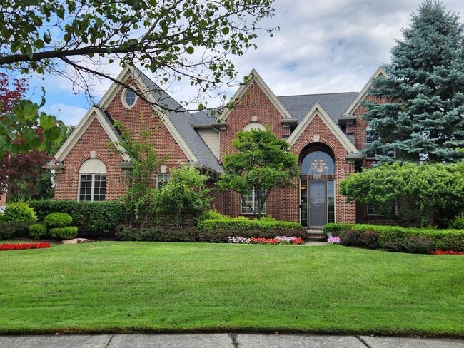 Building Photo - Spacious 4-Bed Colonial in Troy’s Stone Ha...