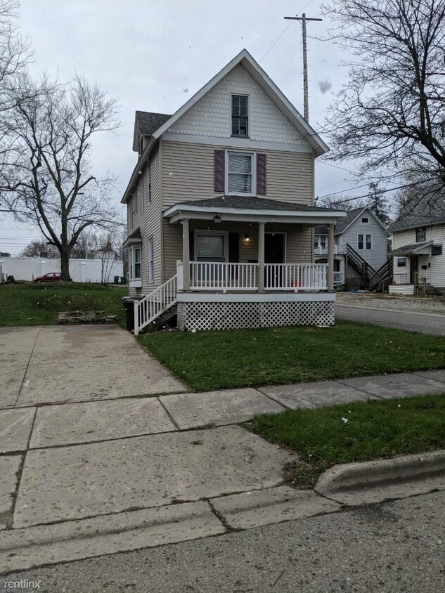 Primary Photo - 1 br, 1 bath Duplex - 111 Moores River Dr ...