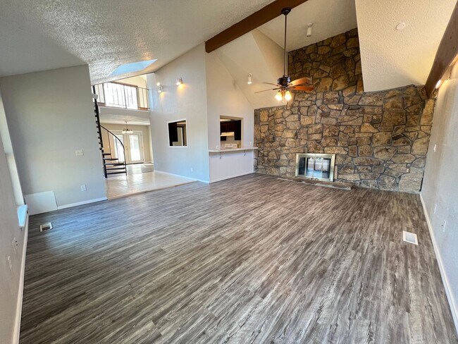 Foto del edificio - ?Cozy North OKC home with fireplace ?