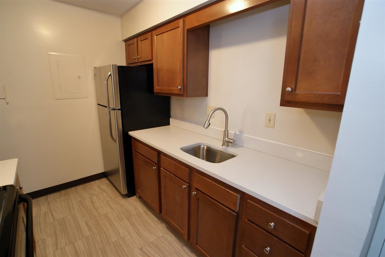 Richland Hills Apartments - 5800 Maudina Ave Nashville, TN 37209