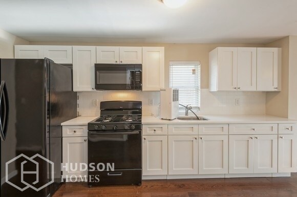 Building Photo - 71 Redington St