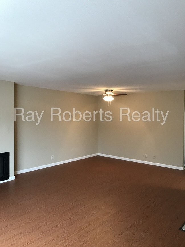 Foto del edificio - 3631 Green Ave