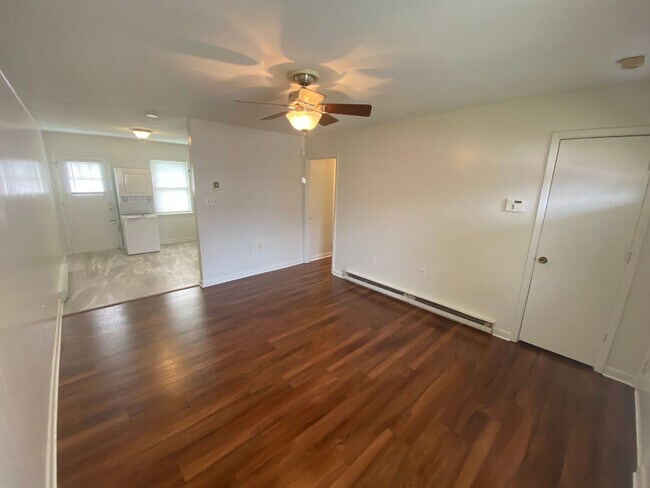 Foto del edificio - Renovated Apartment Near Duke West / W&D /...