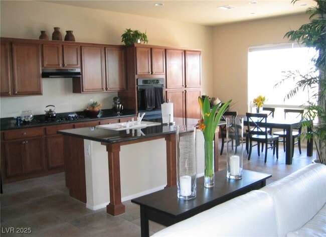 Foto del edificio - 320 Corsicana St