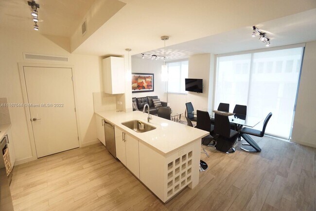 Foto del edificio - 999 SW 1st Ave