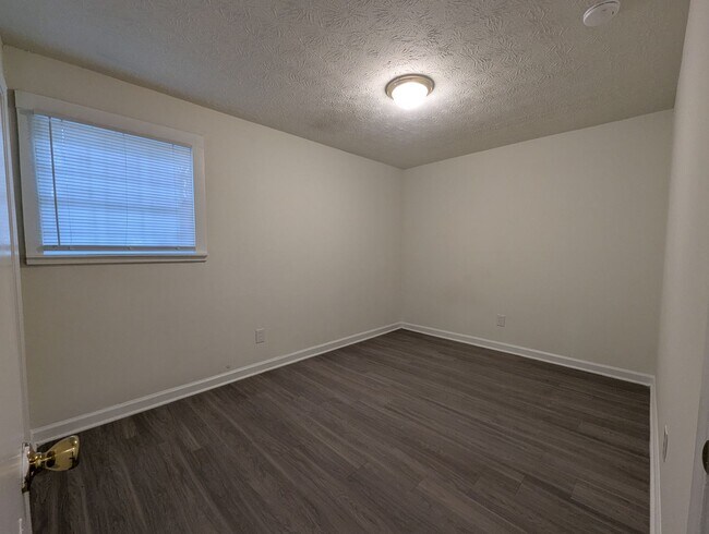 Foto del edificio - 235/237 Rustwood Dr