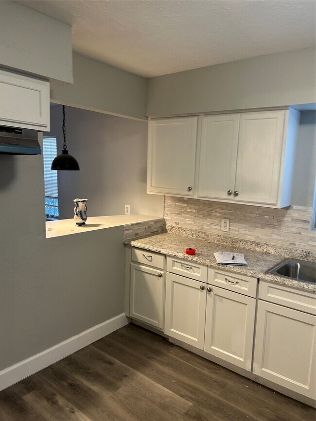 Foto del edificio - 1407 Silverdale St