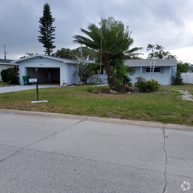 Conners Castle Dare Apartments under 1,500 Satellite Beach, FL 2