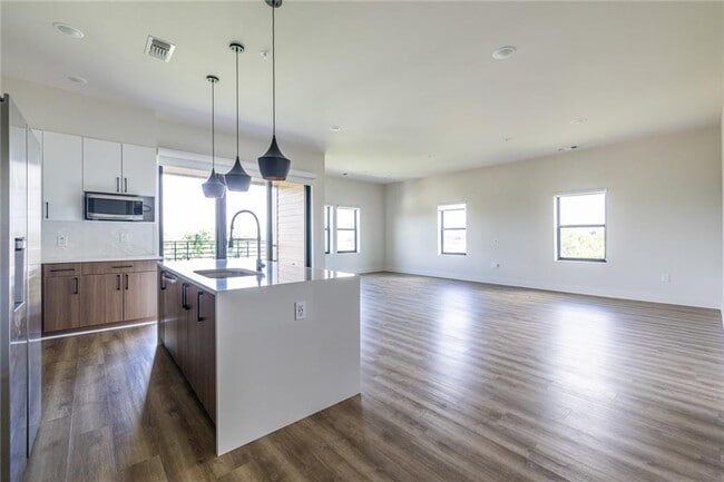 Foto del edificio - 112 Rogers St NE