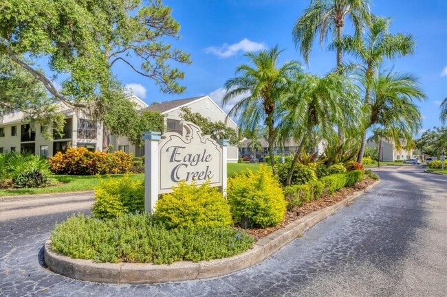 Building Photo - 7866 Eagle Creek Dr