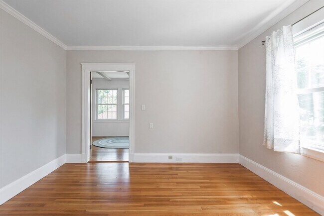 Building Photo - 204 Walpole St