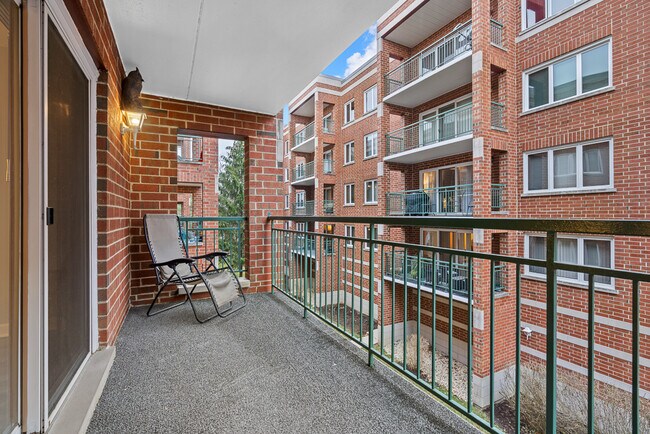 Foto del edificio - 5320 N Lowell Ave