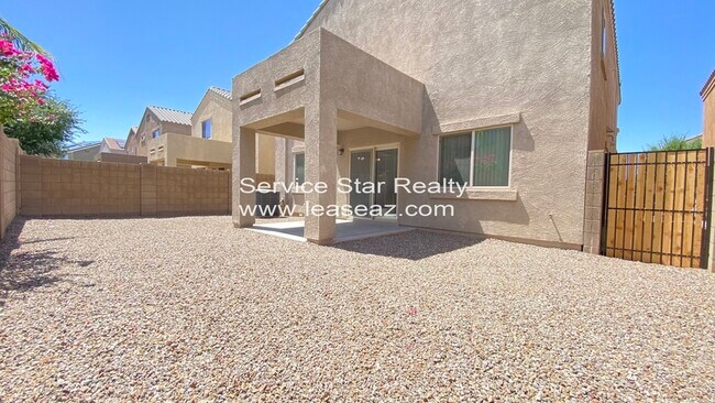 Foto del edificio - 6135 E Paradise Ln
