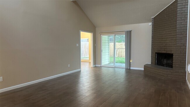 Foto del edificio - 11503 Briar Forest Dr