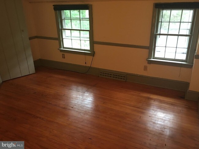 Building Photo - 438 Stoneybrook Rd