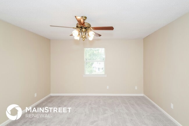 Building Photo - 325 13th St