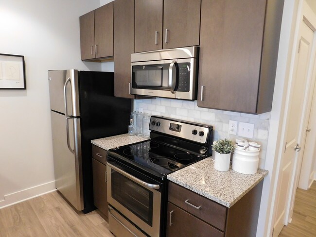 Rhine Loft, cocina - Newberry Lofts on 6th