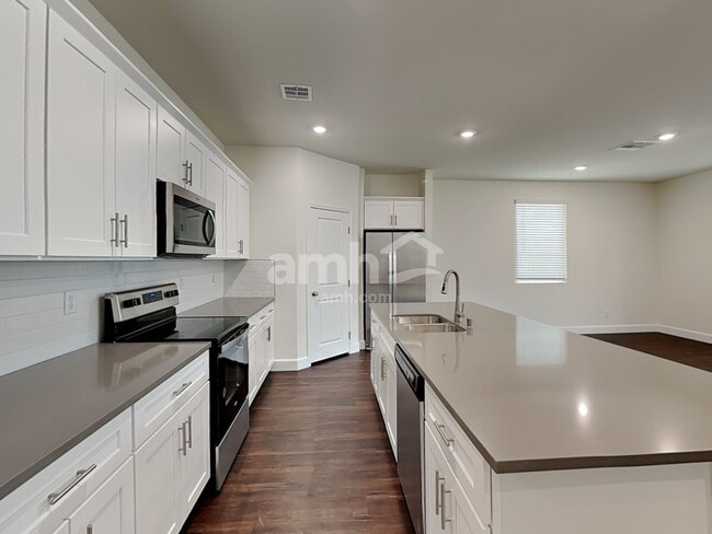 Foto del edificio - 855 Longwood Gdns St