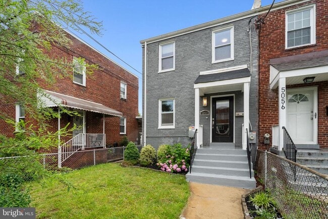 Foto del edificio - 5054 8th St NE